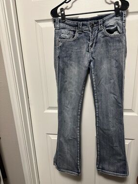 Cowgirl Tuff Women's Straight Leg Jeans in Light Blue Wash